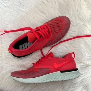 Nike Odyssey React Running shoes. Fiery Hot Pink💖 Knit Top. White soles Size 8
